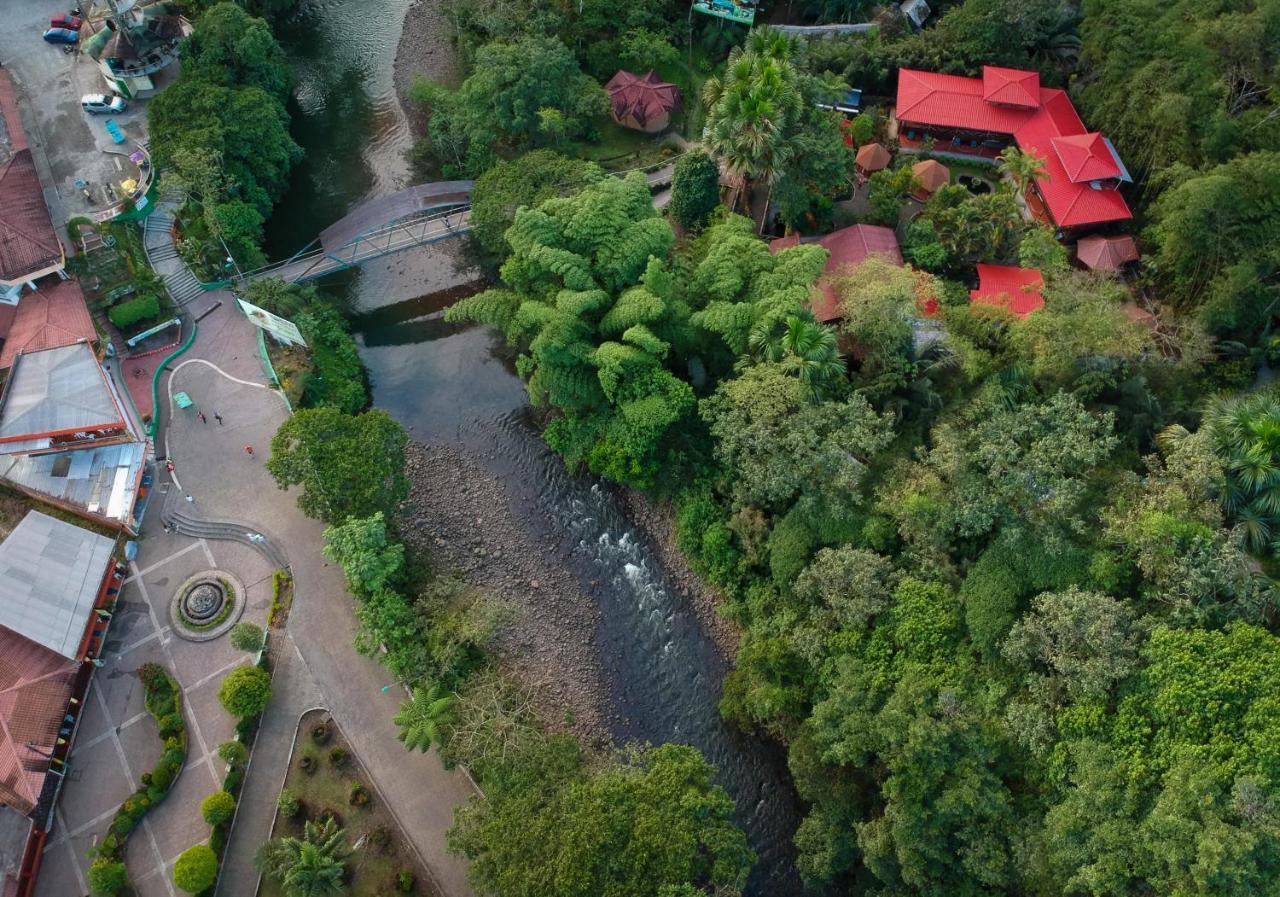 El Jardin Hotel & Restaurante Puyo Bagian luar foto